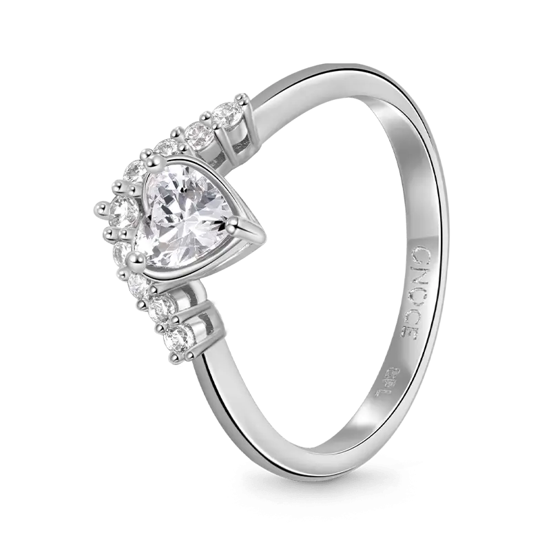 Gnoce Vintage Heart Cut V Shape Ring