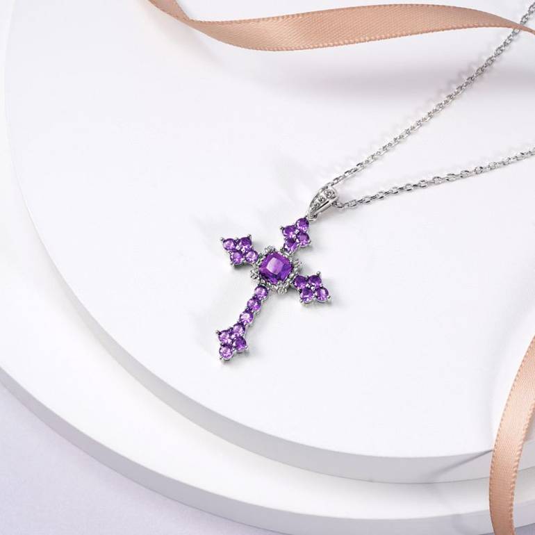Gnoce Elegant Vintage Cross Pendant Necklaces