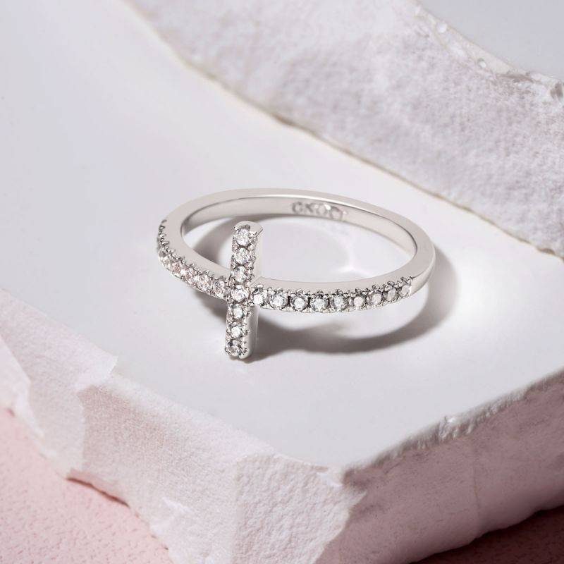 Gnoce Eternity Cross Ring