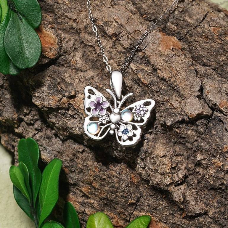 Gnoce Flying Butterfly Necklaces