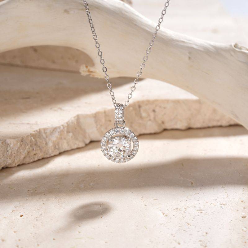 Gnoce Round Cut Rubover 925S & VVS Moissanite With Hidden Halo Necklaces