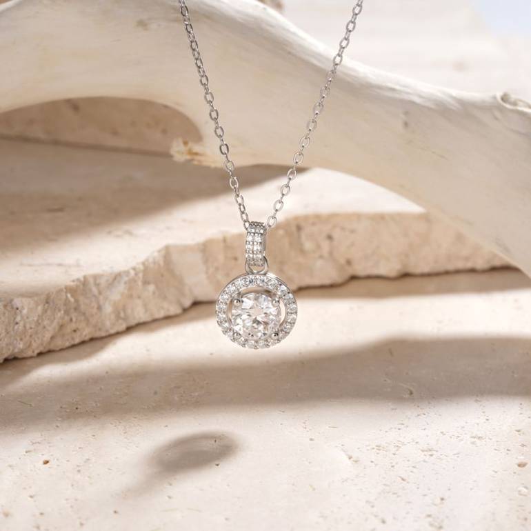 Gnoce Round Cut Rubover 925S & VVS Moissanite With Hidden Halo Necklaces