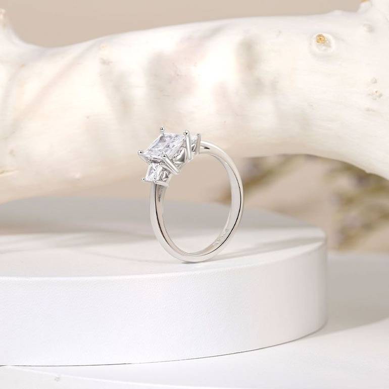 Clear Three-Stone Ring 925 Sterling Silver with Gemstone