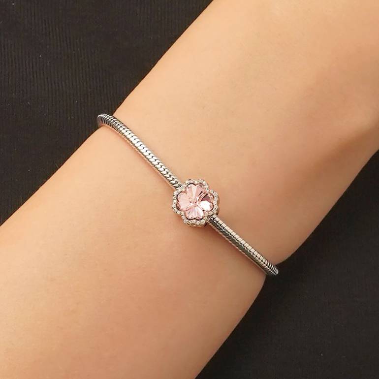 Gnoce Lucky Pink Four-leaf Clover Charm