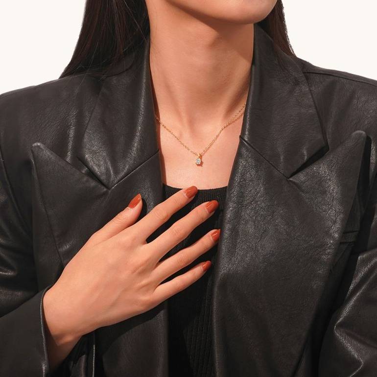 Gnoce Solitaire Diamond Pendant Necklaces