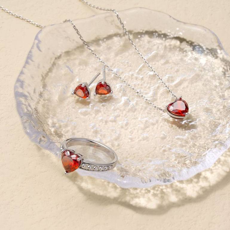 Gnoce Birthstone Heart Necklaces
