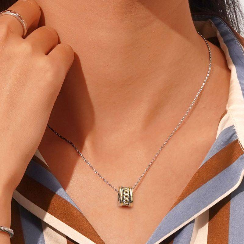 Gnoce Interlocking Link Pendant Necklaces