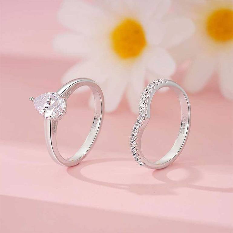 Gnoce Classic Pear Cut Wishbone Stackable Ring Set