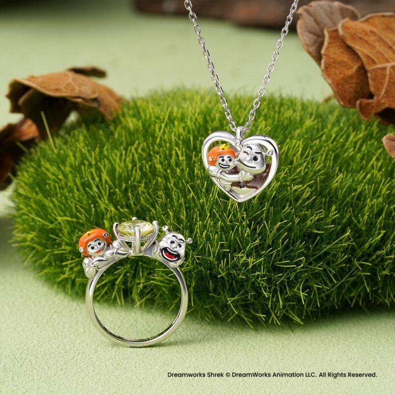Gnoce Shrek & Fiona Heart Necklaces