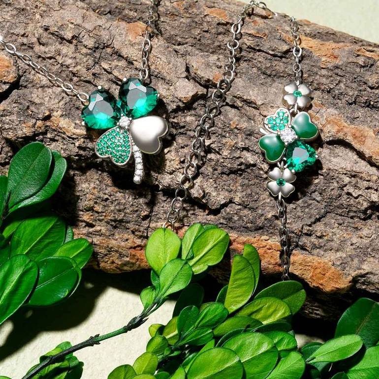 Gnoce Lucky Four Leaf Clover Necklaces