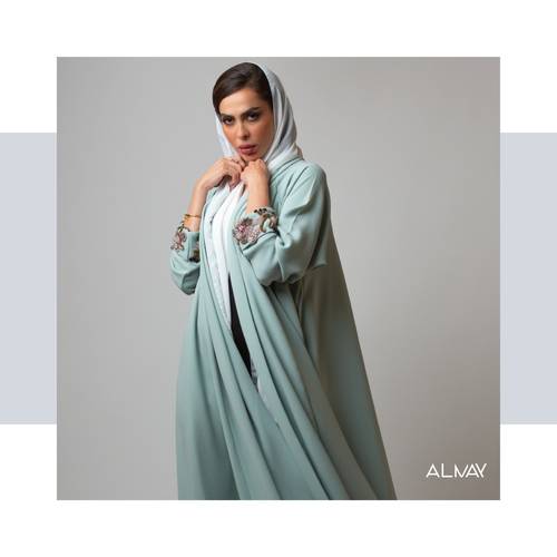  Luxurious abaya with full shakk pieces in closh cut 
