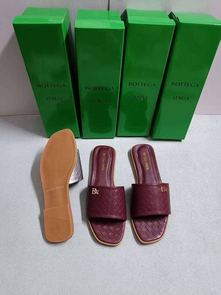 سليبر نسائي ماركة بوتيغا