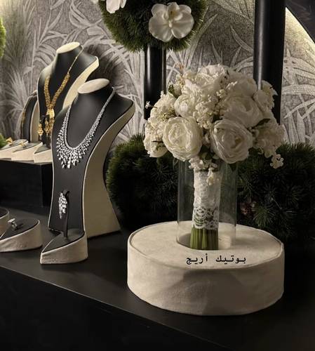 استاند مسكة عروس
