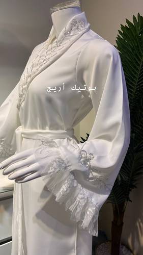 روب كريستال دانتيل