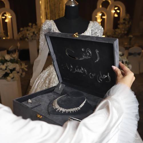 بوكس العقد رمادي كبير اكريلك بارز