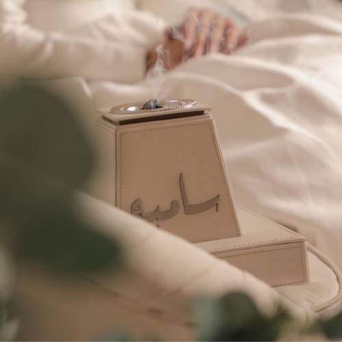 مبخرة مع قاعدة 