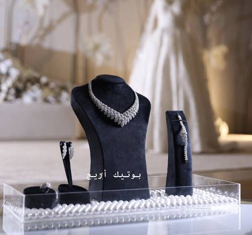 استاند عقد اكريلك لؤلؤ