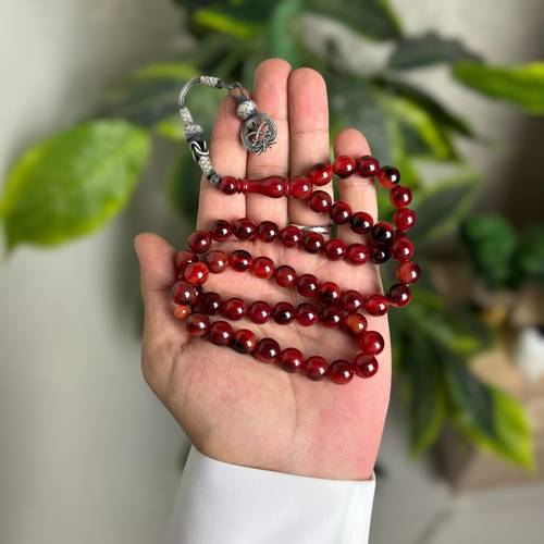 سبحة فاتوران أحمر بتعريق أسود