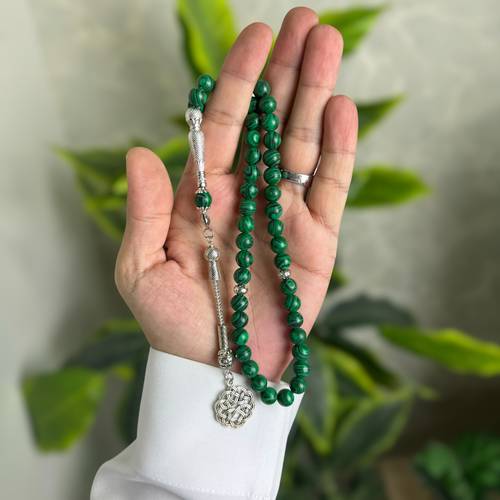 سبحة من الحجر البرازيلي