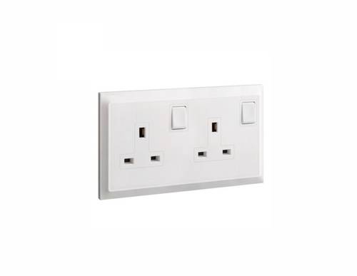 فيش 13 امبير مع مفتاح 7*14 ابيض ليجراند LEGRAND