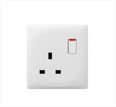 فيش 13A مع مفتاح بيانو ابيض AULMO PLUS L8098DP