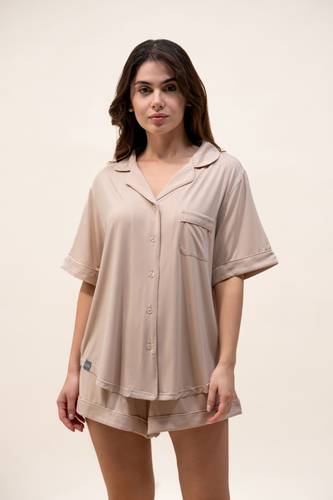 بيجاما شورت ذات أزرار - الرمال