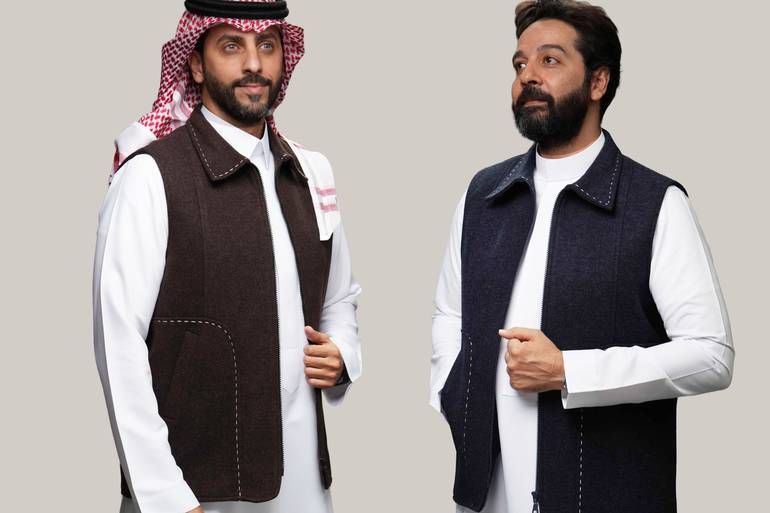 سديرية جوخ بلون بني W101