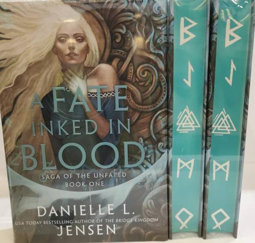 A Fate Inked in Blood : Spray Edge Hardcover