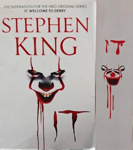 IT Paperback Spray Edge  2017 by Stephen King