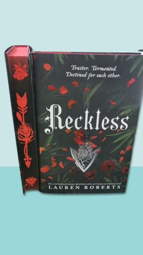 نسخة من نسخة من Reckless: Deluxe Collector's Edition Hardback: The epic series taking the world by storm! Hardcover – 10 Oct. 2024 by Lauren Roberts