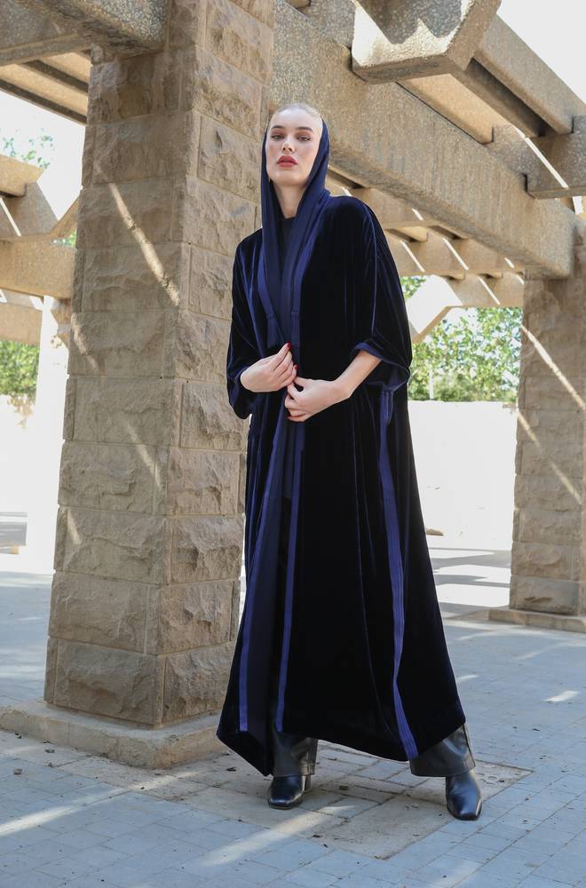 M2 Velvet Abaya