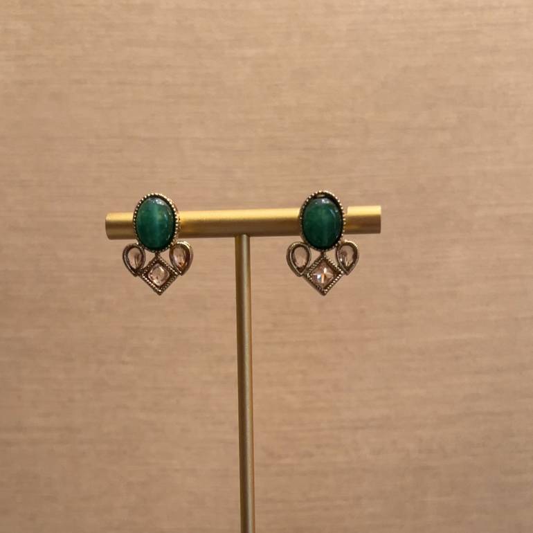 green earrings