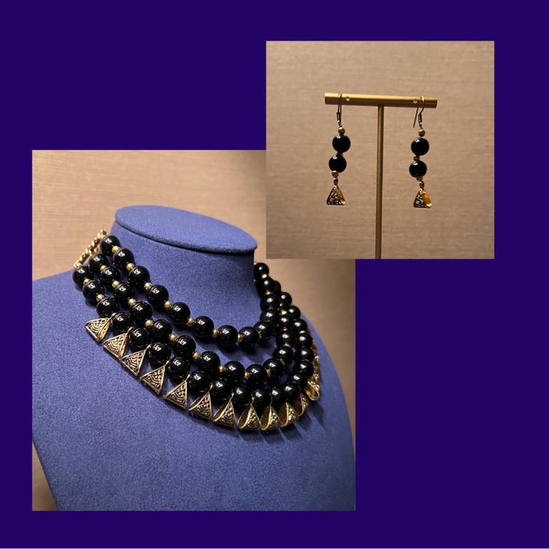 black stones set