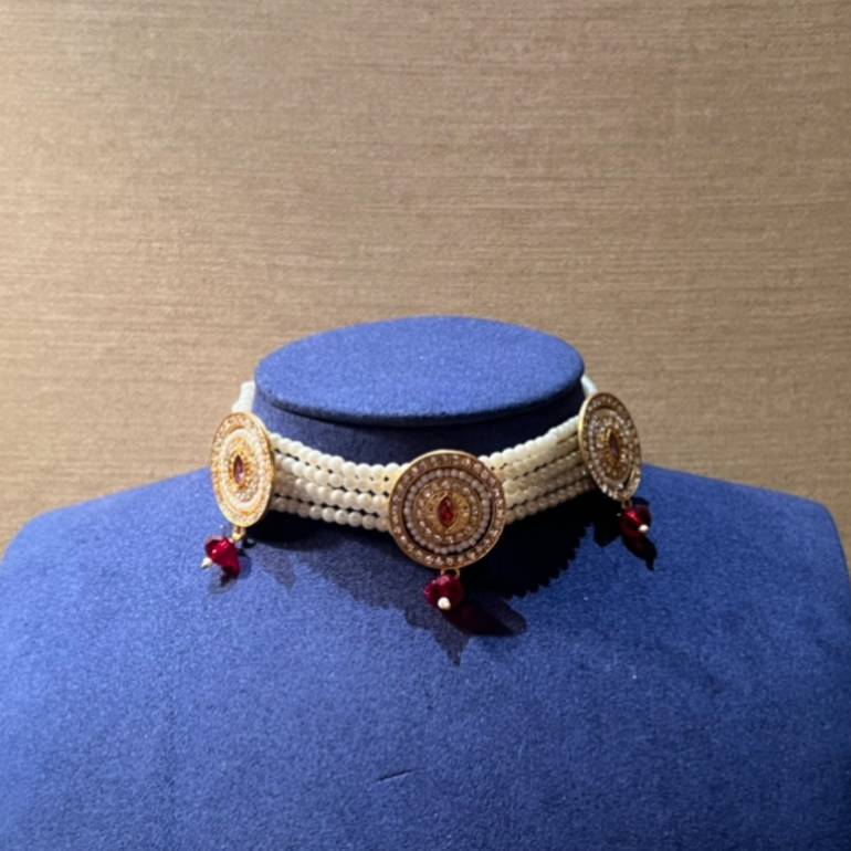 pearl choker