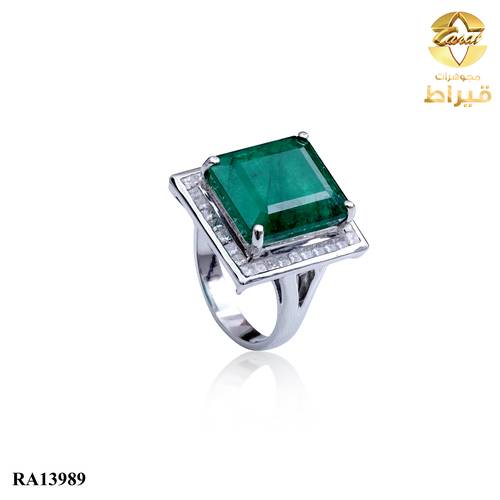 WOMEN'S 18K WHITE GOLD DIAMOND RING WITH EMERALD