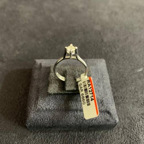 WOMEN'S 18K WHITE GOLD RING WITH DIAMONDS