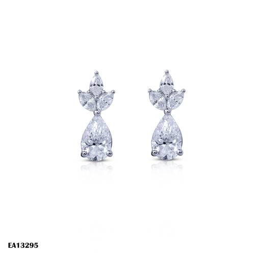 WOMEN'S 18K WHITE GOLD EARRING WITH LAB GROWN DIAMOND 