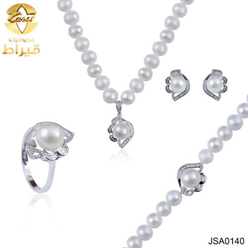 طقم لولو مع  ذهب ابيض و الماس عيار 18