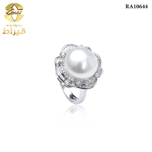 خاتم ذهب ابيض مع الماس و لولو عيار 18