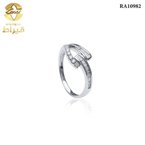 WOMEN'S 18K WHITE GOLD RING WITH DIAMONDS