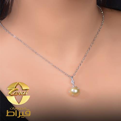 عقد ذهب ابيض مع الماس و لولو عيار 18