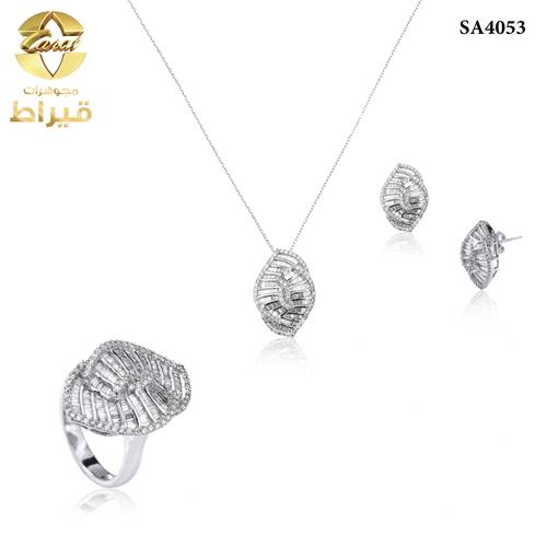 نصف طقم ذهب ابيض مع الماس