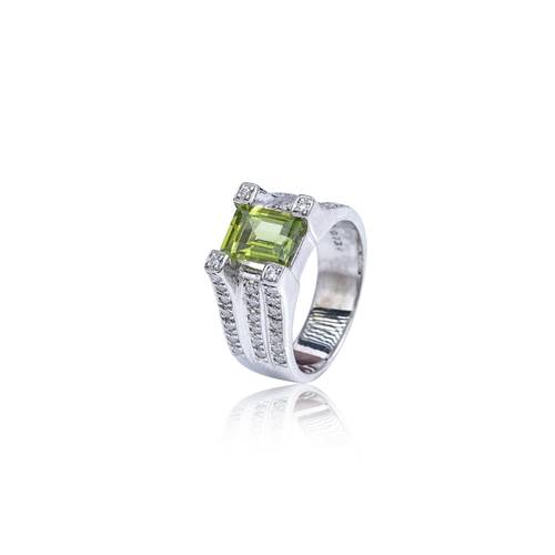 GENTS SILVER RING WITH MOISSONITE AND PERIDOT STONES