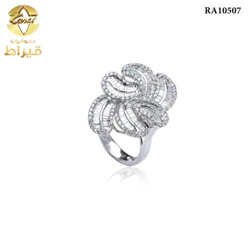 WOMEN'S 18K WHITE GOLD RING WITH DIAMONDS
