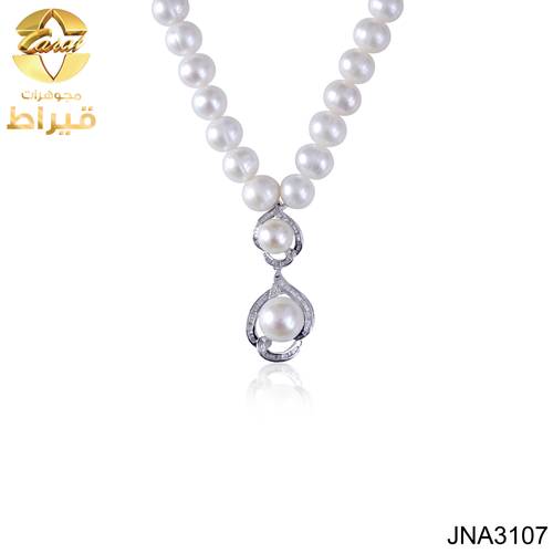 مجوهرات ، ذهب ، عقد لؤلؤ زراعي مع ألماس و ذهب أبيض عيار 18