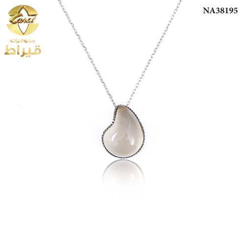 عقد ذهب مع الماس عيار 18