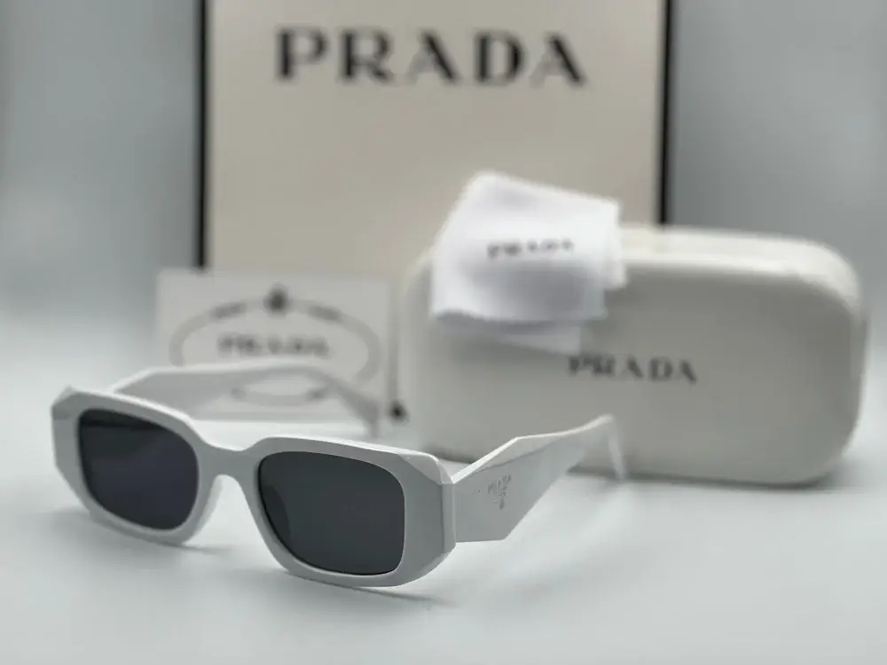 نظاره PRADA