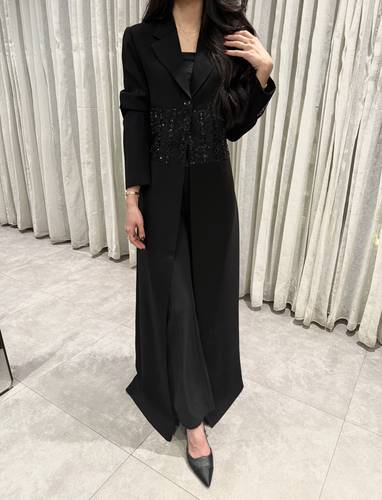Dark elegance 