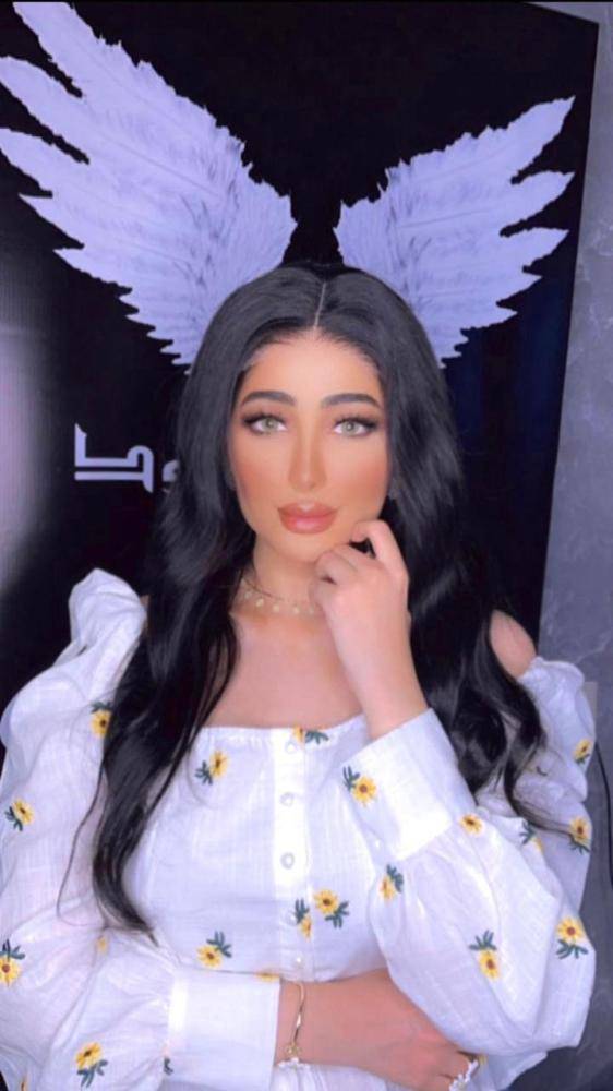 ٢٢ انش ويفي كثافه ١٨٠ دانتيل 3D( 4x4)