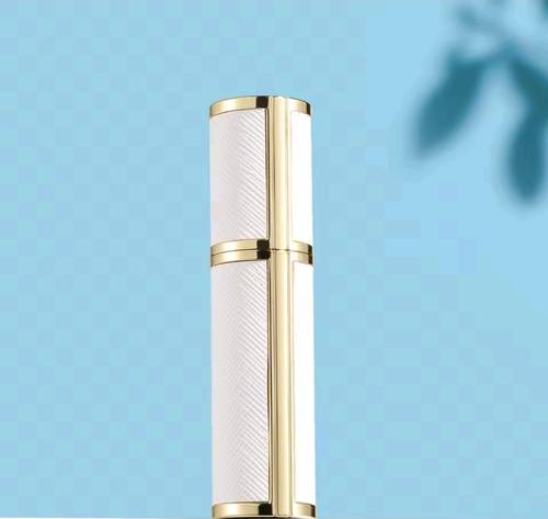 عطر أنيقة إعادة تعبته لون أبيض ( اطار ذهبي  ) 5 مل 
